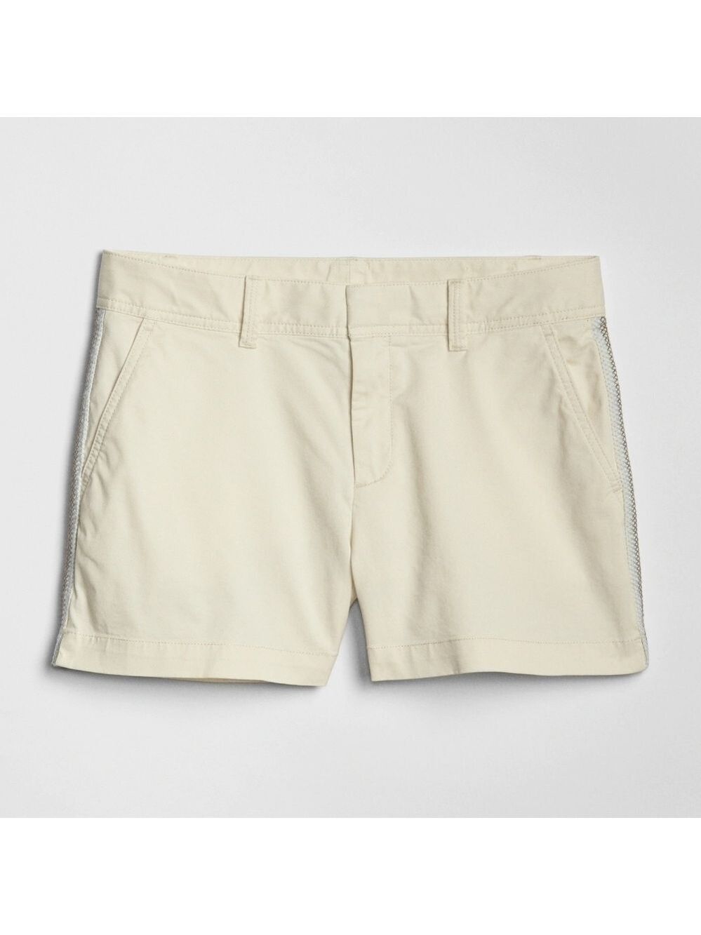 20 - GAP | 3" City Shorts with Embroidered Details